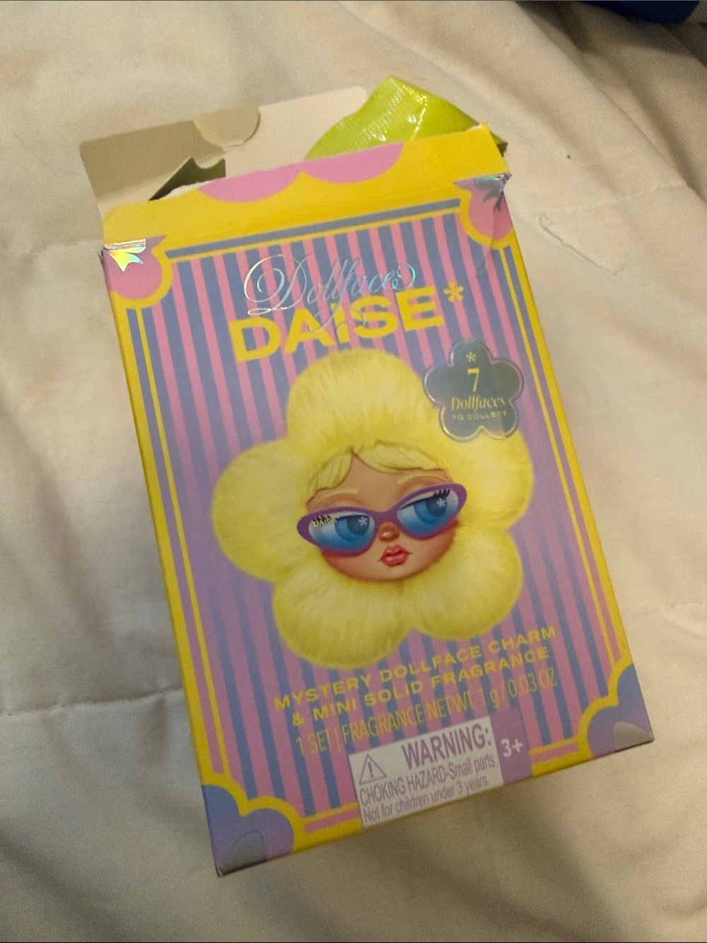 Daise dollface bag charm